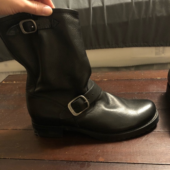 Women’s 9.5 Veronica Leather Frye Boots - Picture 2 of 6